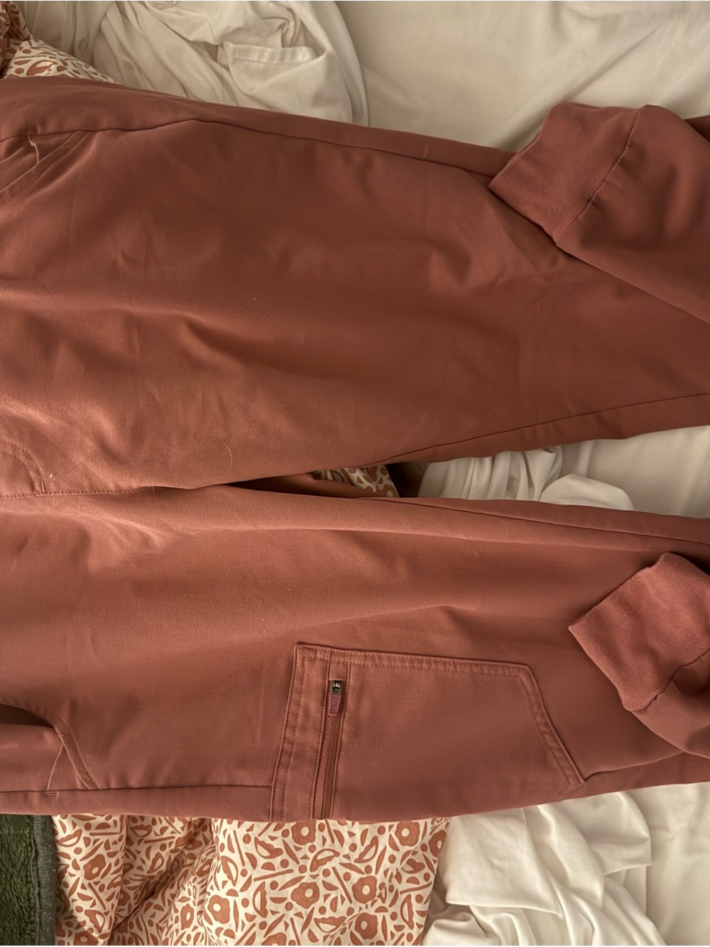 Figs Women's Rust-Tone Jogger Sweatpants
